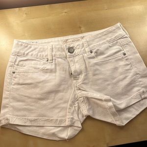 American Eagle White Jean Shorts. Size 4. Perfect condition! Stretchy.